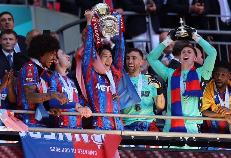 Crystal Palace 1-0 Manchester City: Sejarah Terukir, Trofi FA Cup Pertama untuk Eagles!