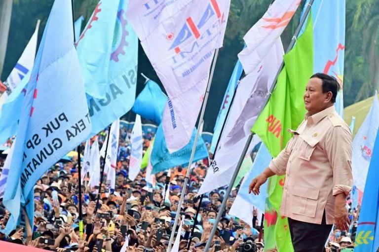 Hari Buruh 2025 di Monas: Kerusuhan Warnai Aksi, Prabowo Beri Respon Tegas