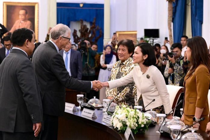 Bill Gates saat melakukan kunjungan di Istana Merdeka, Jakarta, pada 7 Mei 2025. Pertemuan ini untuk membahas dukungan program MBG dan uji coba vaksin TBC di Indonesia.