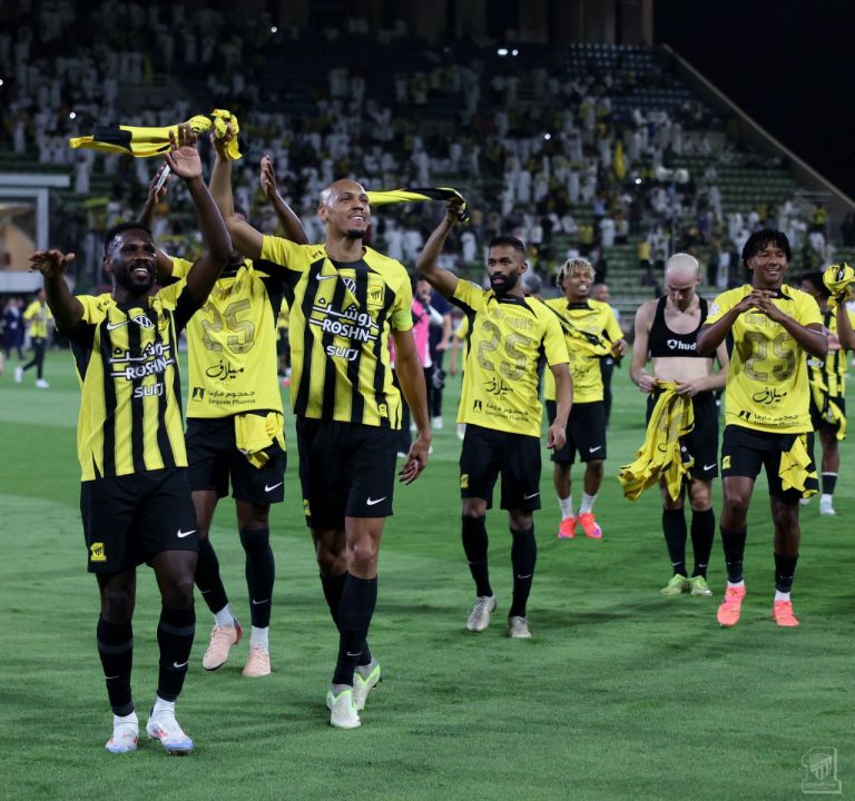 Al Ittihad Juara Liga Pro Saudi 2024-2025: Benzema Angkat Trofi, Ronaldo Tertinggal