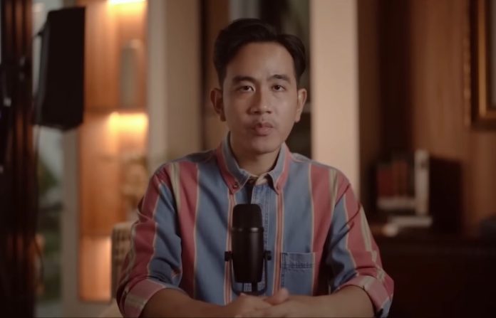 Gibran Rakabuming saat berbicara di akun youtubenya tentang topik QRIS adalah tentang kedaulatan ekonomi bangsa. Forum Purnawirawan Prajurit TNI secara resmi mengajukan usulan pemakzulan Wakil Presiden Gibran Rakabuming Raka ke DPR dan MPR pada 3 Juni 2025.