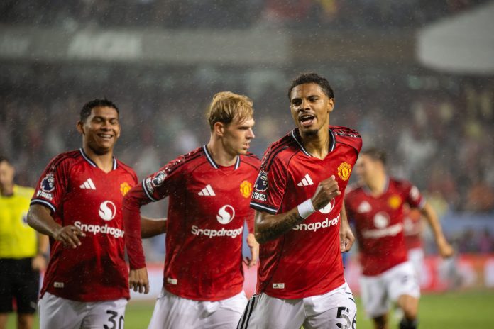 Manchester United vs Bournemouth skor akhir. 4-1. MU tinggal selangkah lagi menuju juara turnamen pramusim Premier League Summer Series 2025 yang berlangsung di Amerika.