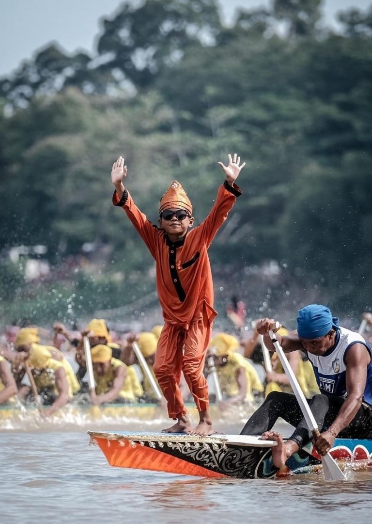 Pacu Jalur: Tarian Anak Coki dan Tren “Aura Farming” Curi Perhatian Dunia