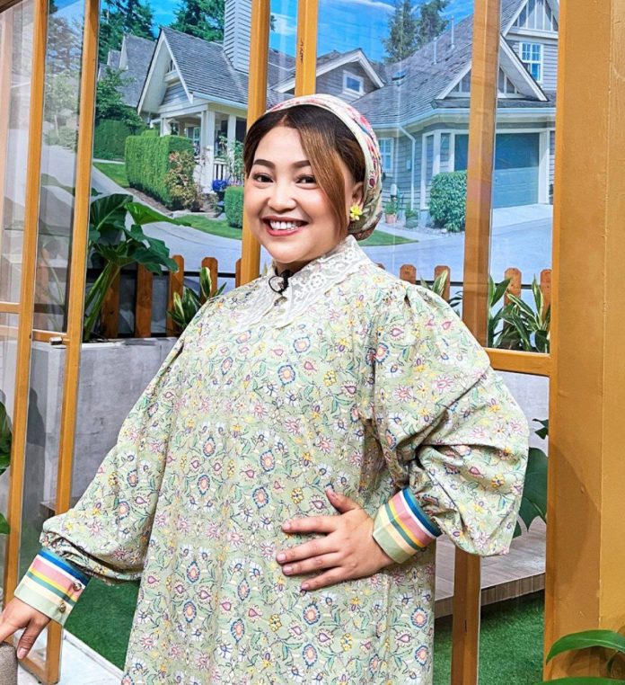 presenter Nina Carolina, atau populer dengan nama Mpok Alpa, meninggal dunia pada Jumat (15/8/2025).