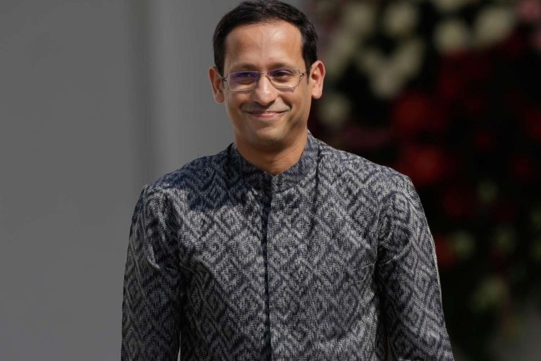 Kejagung Tahan Nadiem Makarim, Eks Mendikbud Jadi Tersangka Korupsi Chromebook Rp1,98 Triliun