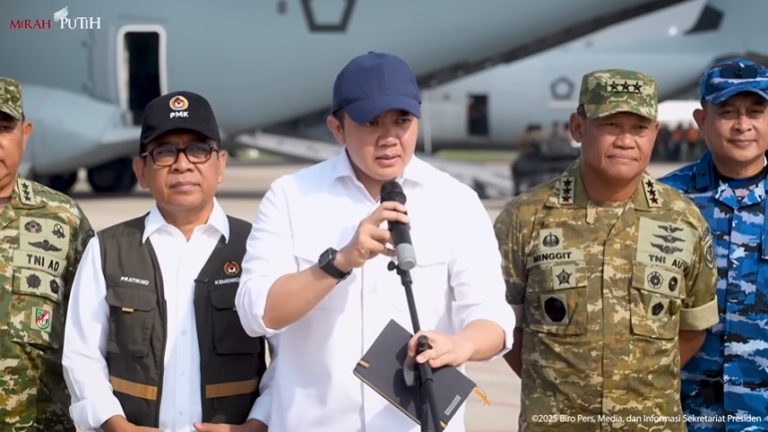 Prabowo Kerahkan 4 Pesawat TNI untuk Kirim Bantuan ke 3 Provinsi Terdampak Banjir Bandang