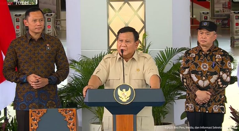 Prabowo: Kereta Cepat Whoosh Tak Ada Masalah, Saya yang Bertanggung Jawab