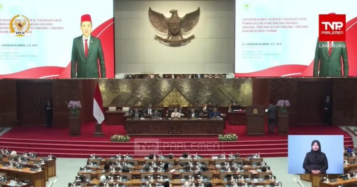 DPR RI mengesahkan RUU KUHAP menjadi undang-undang dalam rapat paripurna ke-8 Masa Persidangan II Tahun Sidang 2025–2026 di ruang sidang Nusantara II, Selasa (18/11/2025).