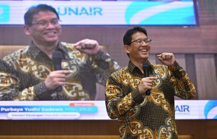 Menteri Keuangan Purbaya Yudhi Sadewa menyampaikan kuliah umum pada peringatan Dies Natalis ke-71 Universitas Airlangga,