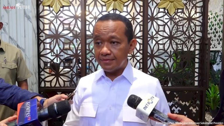 Bahlil Tanggapi Seruan Taubat Nasuha Cak Imin Usai Bencana Sumatera