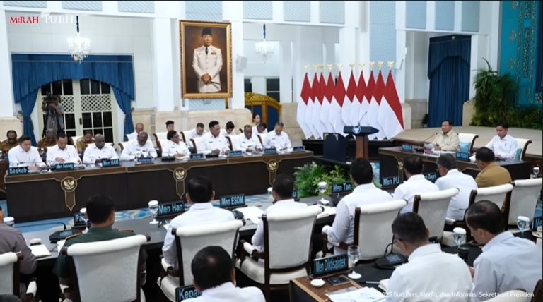 Prabowo Ingin Papua Capai Swasembada Energi Lewat Penanaman Sawit