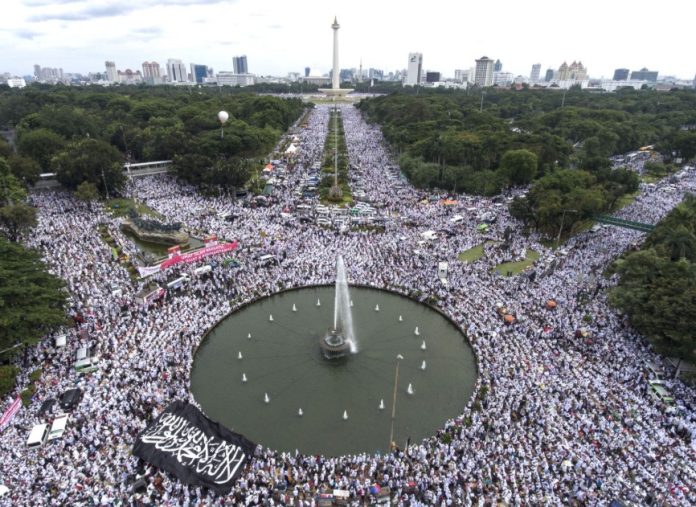 Ilustrasi Reuni Akbar 212 yang dipadati ribuan massa dari berbagai daerah pada gelaran tahun lalu, Senin (2/12/2024).