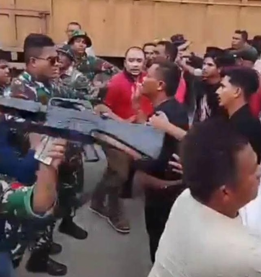 Demo Tuntut Bencana Nasional di Aceh Ricuh, TNI Turun Tangan di Lhokseumawe