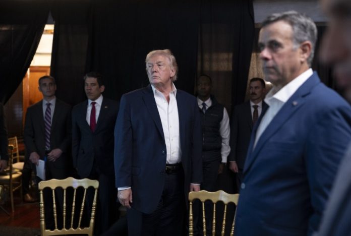 Foto Presiden Amerika Serikat Donald Trump saat menyaksikan operasi penangkapan Presiden Venezuela Nicolás Maduro