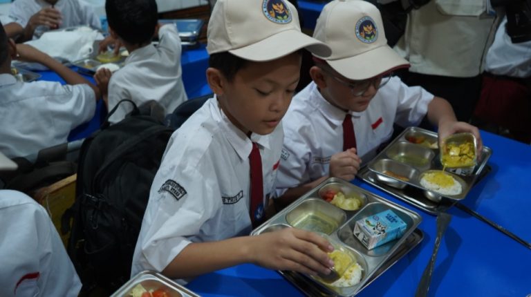 Pemerintah Jamin Program MBG 2026, APBN Kucurkan Rp335 Triliun