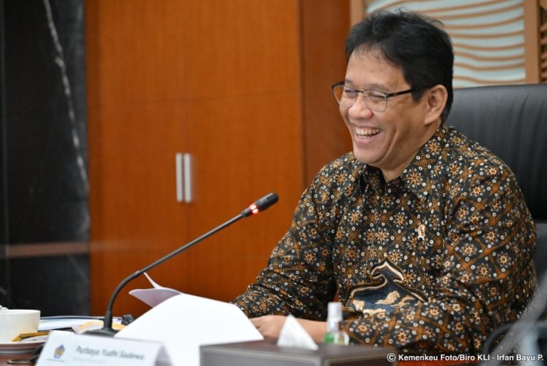 Menkeu Purbaya Siapkan Operasi Bersih-Bersih Bea Cukai, Pejabat Pelabuhan Dirumahkan