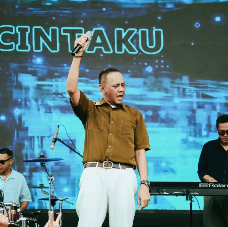 Vokalis Element Lucky Widja Meninggal Dunia di Usia 49 Tahun