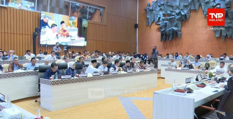DPR Panggil Sejumlah Menteri Bahas Polemik Penonaktifan BPJS Kesehatan PBI