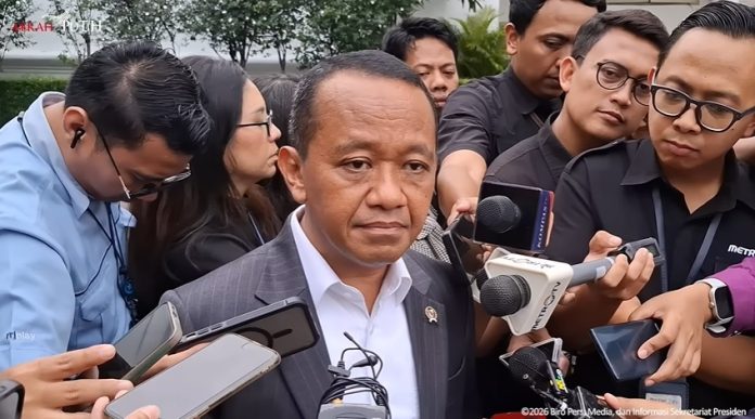 Menteri ESDM Bahlil Lahadalia seusai rapat terbatas bersama Presiden di Kompleks Istana Kepresidenan, Jakarta, Rabu (11/2/2026).