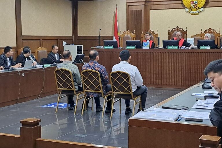 Jaksa KPK Dakwa Tiga Pejabat Bea Cukai Terima Suap-Gratifikasi Rp78 Miliar