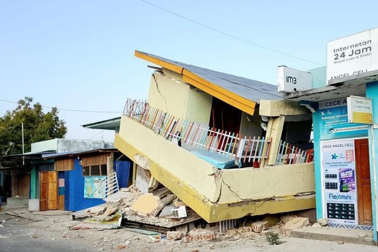 Gempa NTT M 7,7 dan Sorotan Dana Bencana yang Belum Menjangkau Daerah